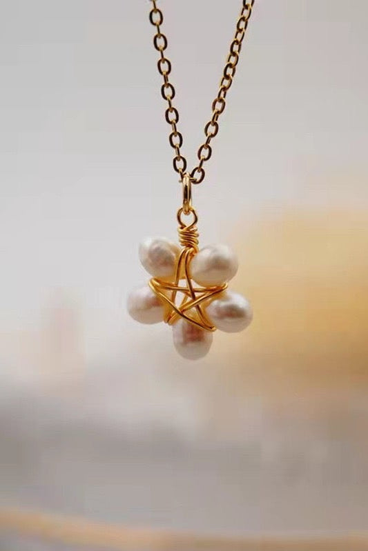 Unique Pearl Pendant Necklace